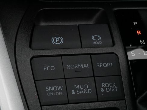 Used 2025 Toyota RAV4 LE image 28