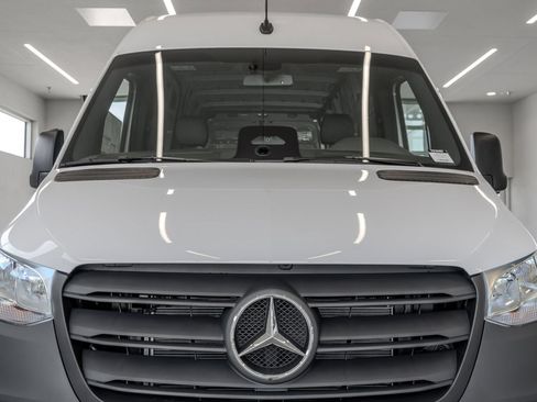 Used 2025 Mercedes-Benz Sprinter 2500 image 23