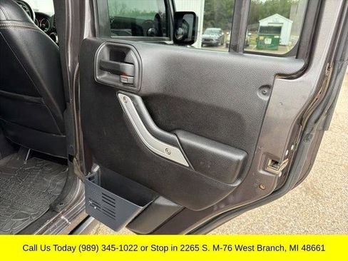 Used 2014 Jeep Wrangler Unlimited Rubicon w/ Max Tow Package AWD/4WD image 37
