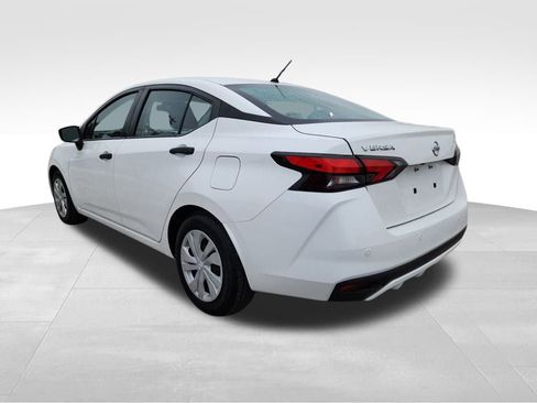 Used 2021 Nissan Versa S image 5