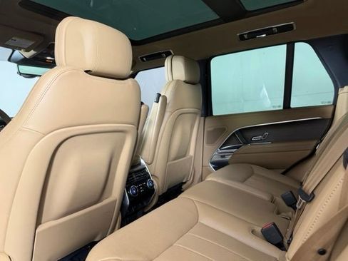 Used 2025 Land Rover Range Rover SE AWD/4WD image 25