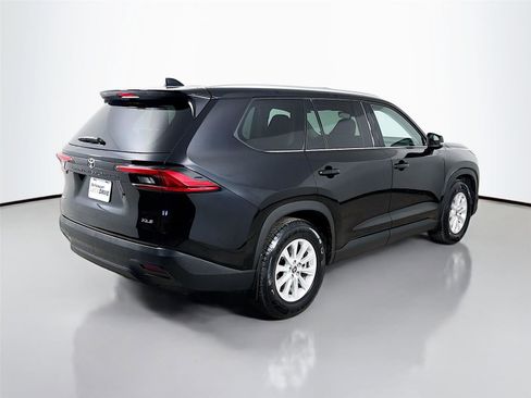 Used 2024 Toyota Grand Highlander XLE image 8
