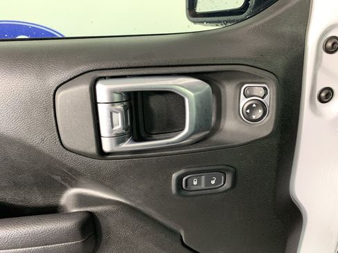 Used 2024 Jeep Wrangler Unlimited w/ Convenience Group AWD/4WD image 14