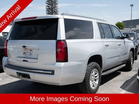 Used 2019 Chevrolet Suburban LT w/ Luxury Package RWD image 2