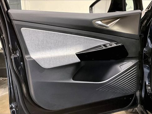 Used 2023 Volkswagen ID.4 Pro image 24