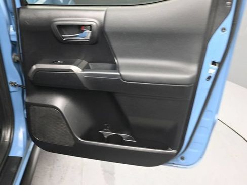 Used 2019 Toyota Tacoma TRD Sport AWD/4WD image 15