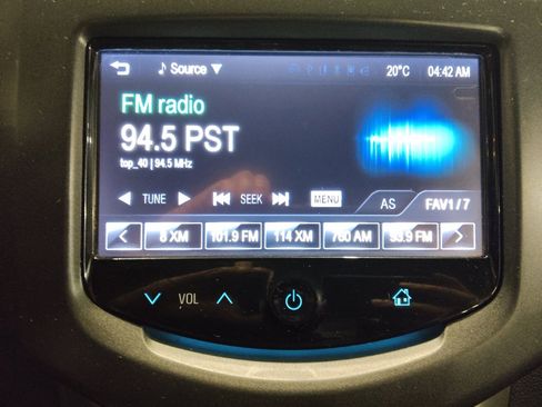 Used 2016 Chevrolet Sonic LT image 25