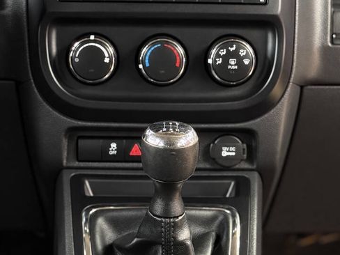 Used 2016 Jeep Patriot Sport FWD image 18