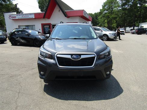 Used 2021 Subaru Forester Premium AWD/4WD image 2