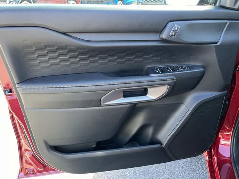 Used 2025 Ford Ranger XLT w/ Chrome Accent Package image 18