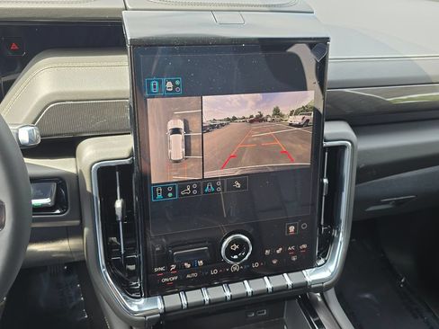 New 2026 GMC Yukon Elevation w/ Elevation Premium Package AWD/4WD image 16