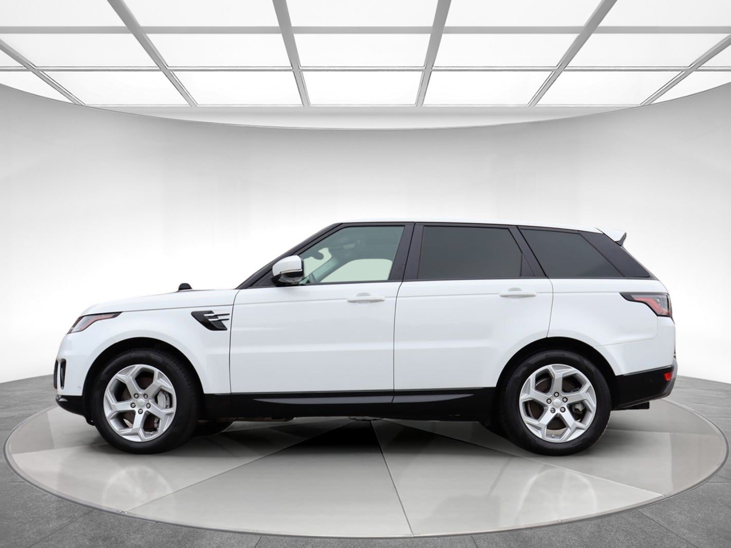 Used 2018 Land Rover Range Rover Sport HSE AWD/4WD image 4