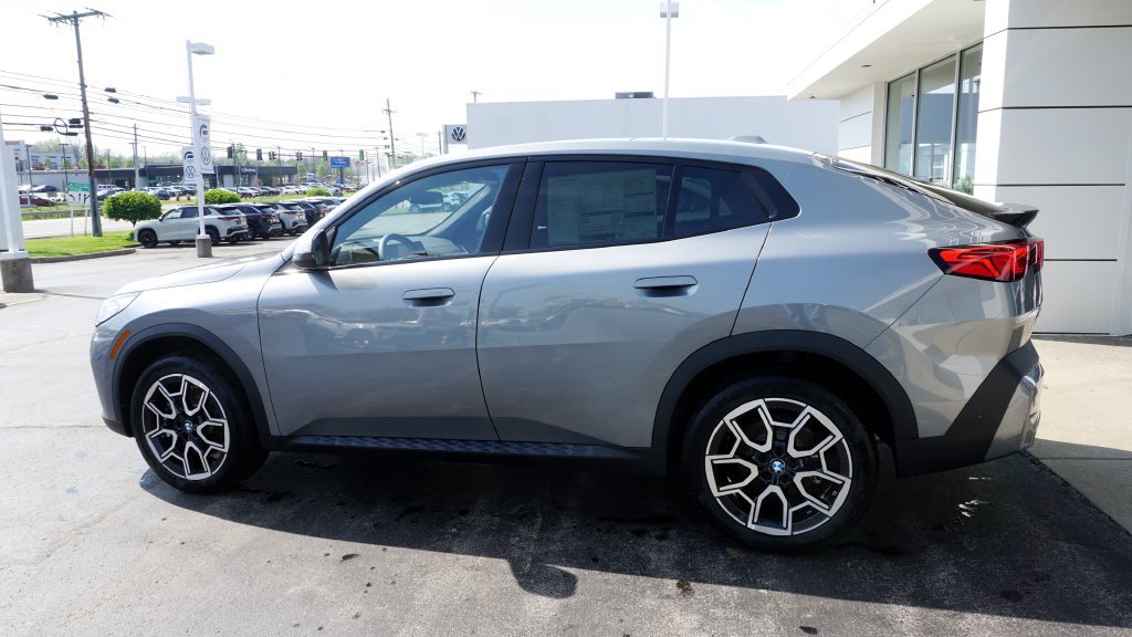 Used 2026 BMW X2 xDrive28i w/ Convenience Package AWD/4WD image 7
