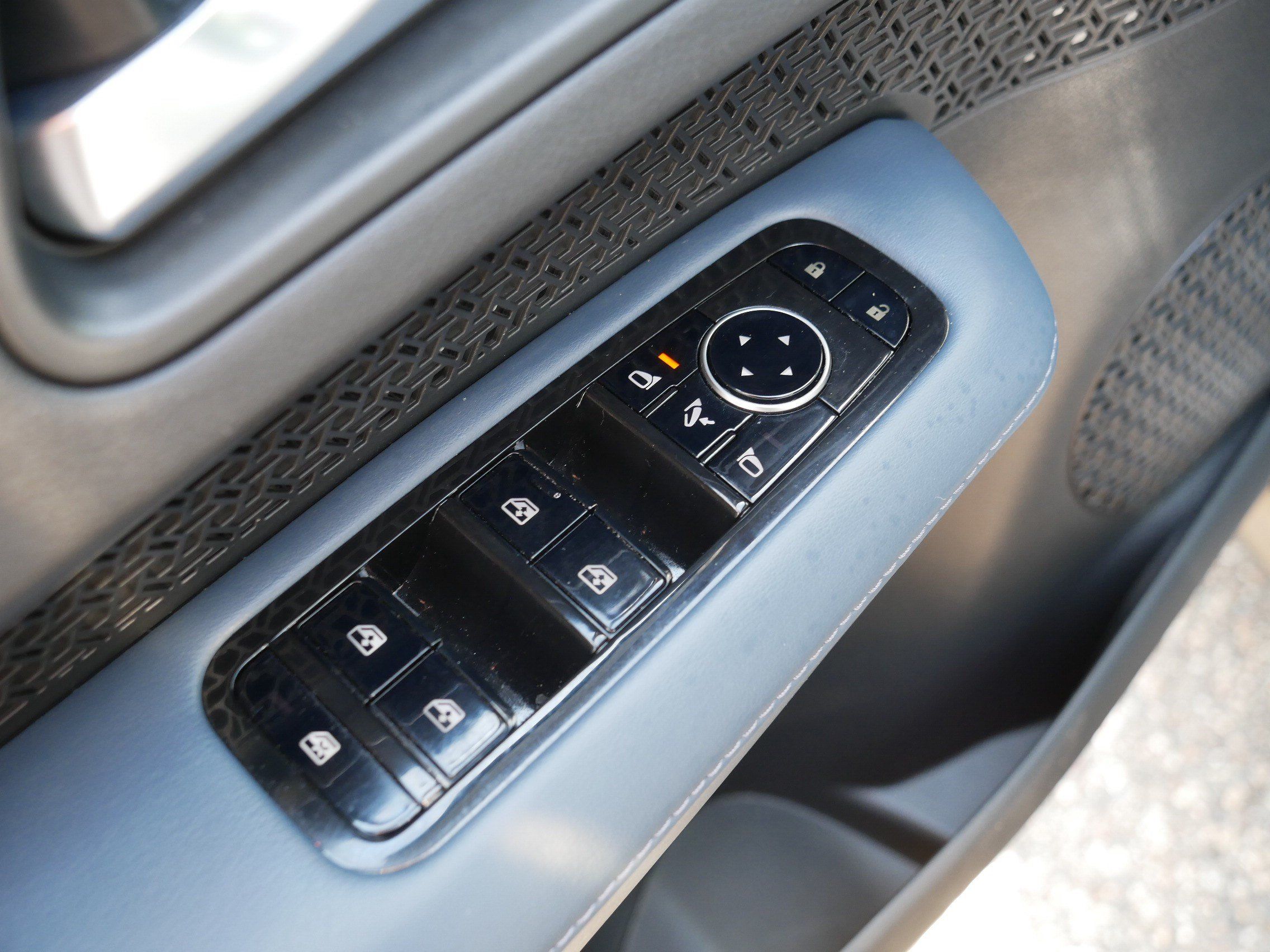 Certified 2023 Nissan Ariya AWD/4WD image 19