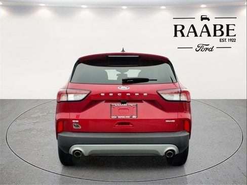 Used 2022 Ford Escape SE image 8