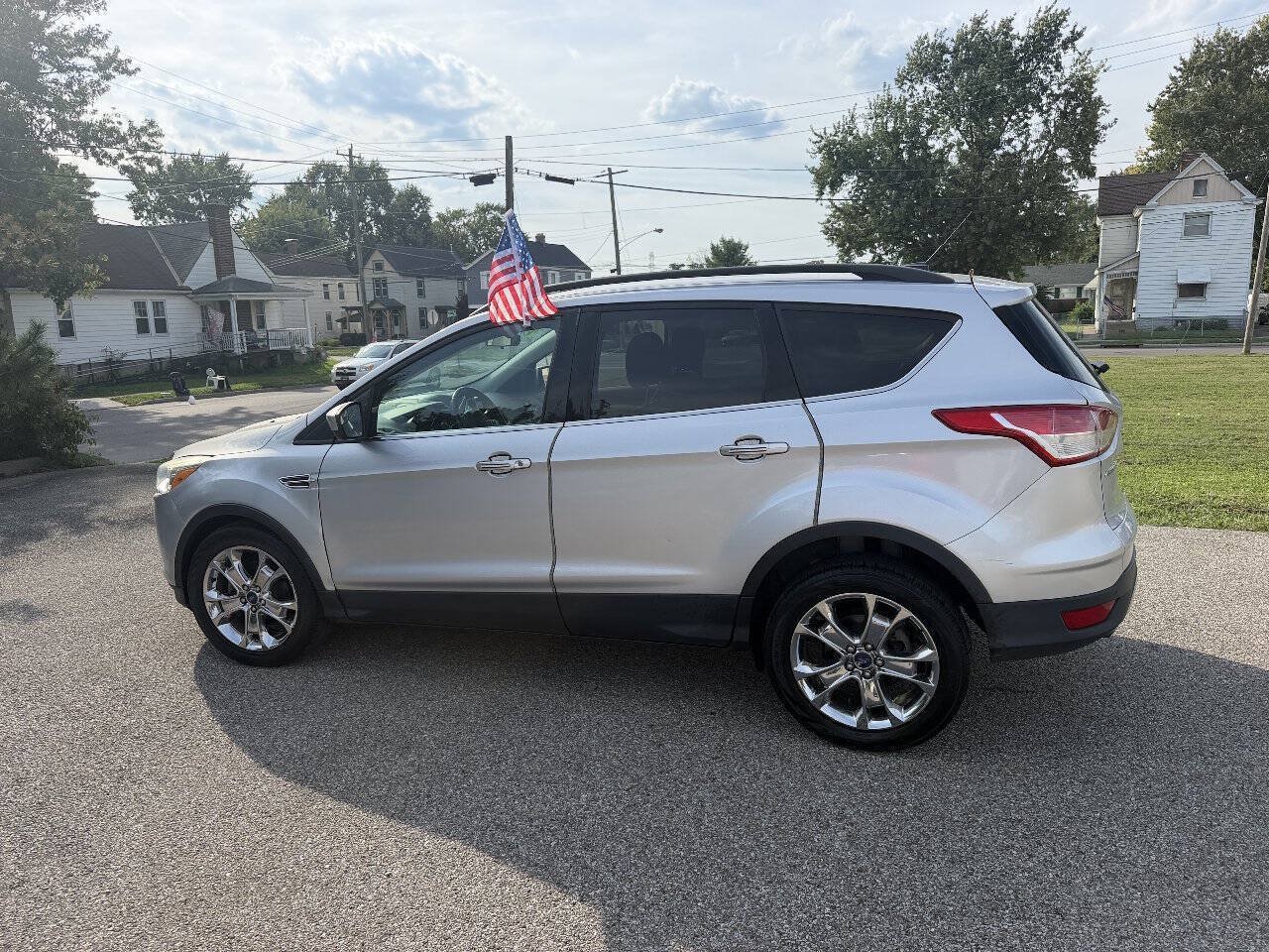 Used 2014 Ford Escape SE w/ Equipment Group 201A FWD image 2