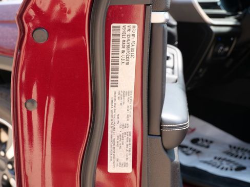 Used 2023 Jeep Grand Cherokee 4WD 4xe image 49