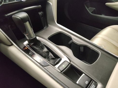 Used 2020 Honda Accord EX image 26