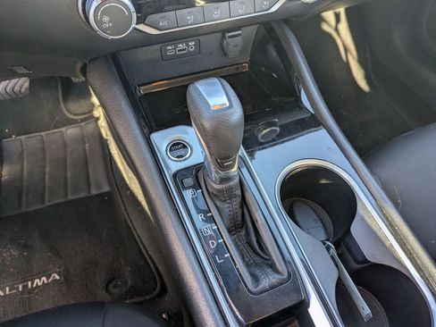 Used 2024 Nissan Altima 2.5 SV FWD image 14
