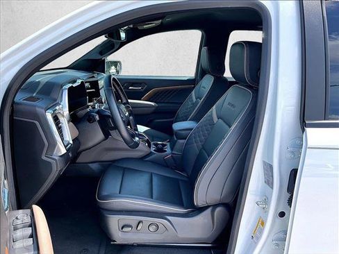 Used 2024 GMC Canyon Denali AWD/4WD image 27