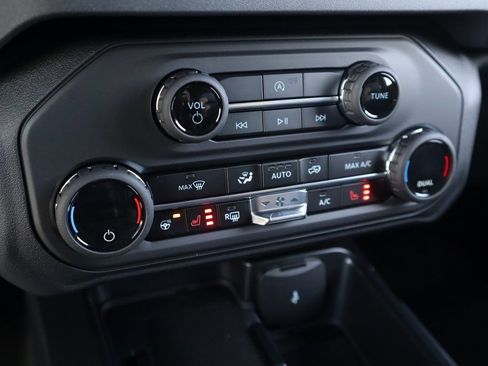 New 2025 Ford Bronco Outer Banks image 9