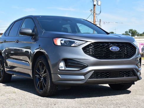 Certified 2024 Ford Edge ST-Line AWD/4WD image 3