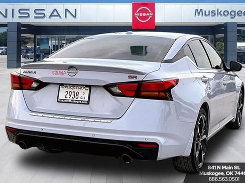 Used 2023 Nissan Altima 2.5 SR w/ SR Premium Package image 5