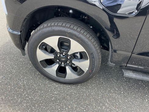 New 2025 Ford F150 Lightning Platinum image 28