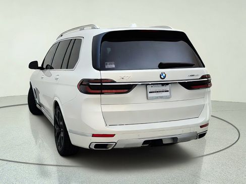 Used 2023 BMW X7 xDrive40i AWD/4WD image 11