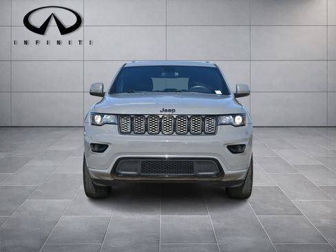 Used 2021 Jeep Grand Cherokee Laredo X RWD image 2