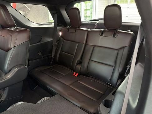 Used 2020 Ford Explorer Platinum w/ Premium Technology Package AWD/4WD image 11