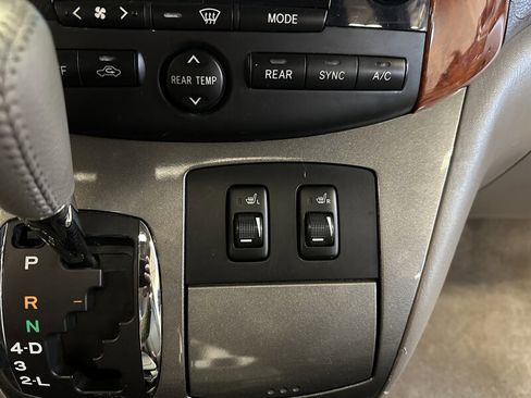 Used 2006 Toyota Sienna XLE image 23