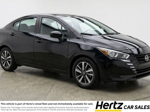 Used 2025 Nissan Versa SV image 1