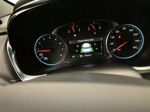 Used 2023 Chevrolet Traverse LT FWD image 12