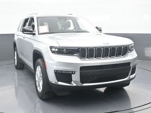 Used 2023 Jeep Grand Cherokee L Limited image 9