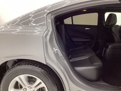 Used 2019 Dodge Charger SXT w/ Leather Interior Group image 21