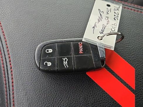 Used 2018 Dodge Challenger R/T image 31