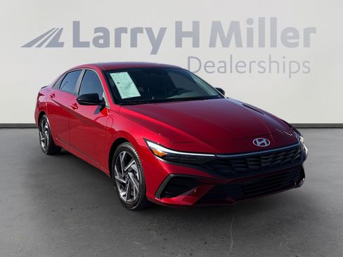 Certified 2025 Hyundai Elantra Sport image 7