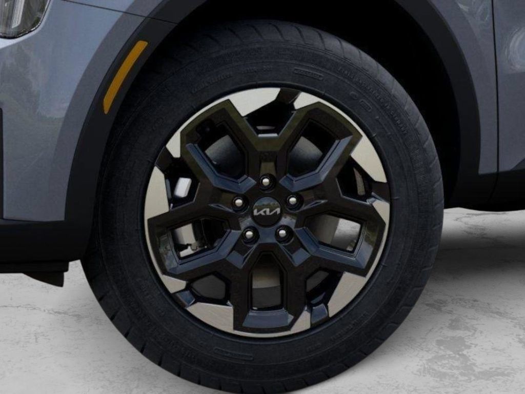 Used 2025 Kia Sorento S AWD/4WD image 9
