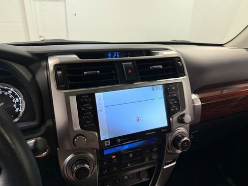 Used 2021 Toyota 4Runner Limited image 79