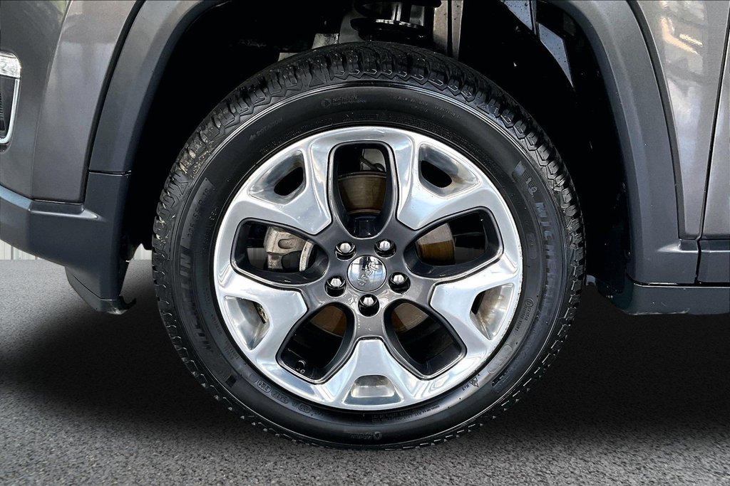 Used 2019 Jeep Compass Limited AWD/4WD image 32