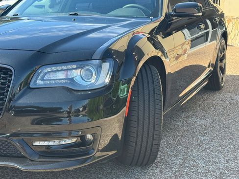 Used 2022 Chrysler 300 S w/ Comfort Group RWD image 3