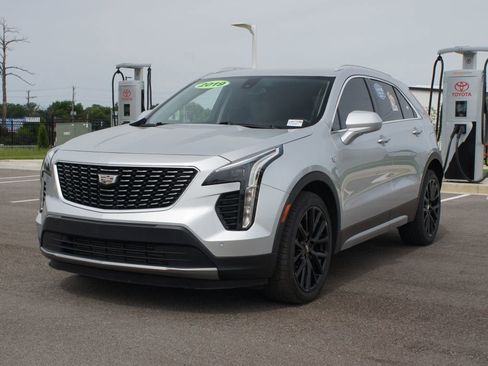 Used 2019 Cadillac XT4 Premium Luxury w/ Cold Weather Package FWD image 16