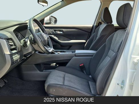 Used 2025 Nissan Rogue SV FWD image 14
