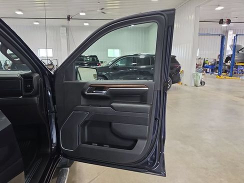 Used 2023 Chevrolet Silverado 1500 LT AWD/4WD image 30