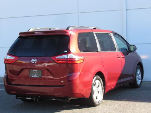 Used 2015 Toyota Sienna LE FWD image 6