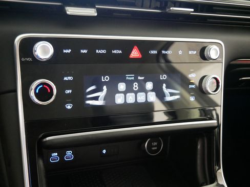 Certified 2025 Genesis GV80 2.5T Standard AWD/4WD image 23
