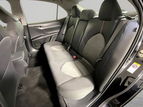 Used 2018 Toyota Camry LE w/ Convenience Package FWD image 21
