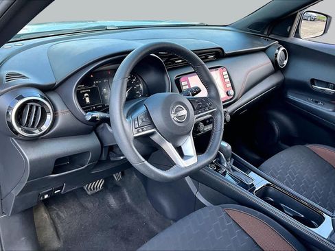 Certified 2023 Nissan Kicks SR FWD image 17