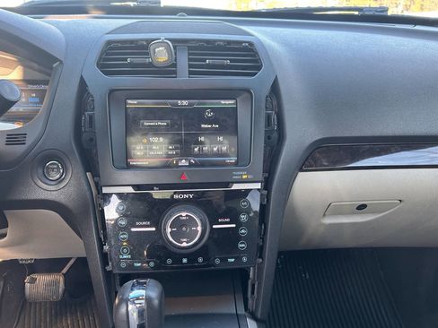 Used 2011 Ford Explorer Limited w/ 301A Rapid Spec Order Code image 8